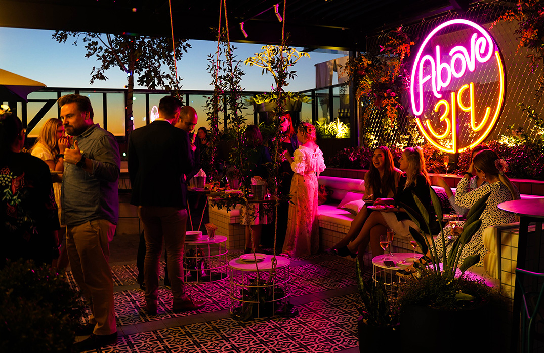 Rooftop Bar Vibe Darling Harbour, Sydney